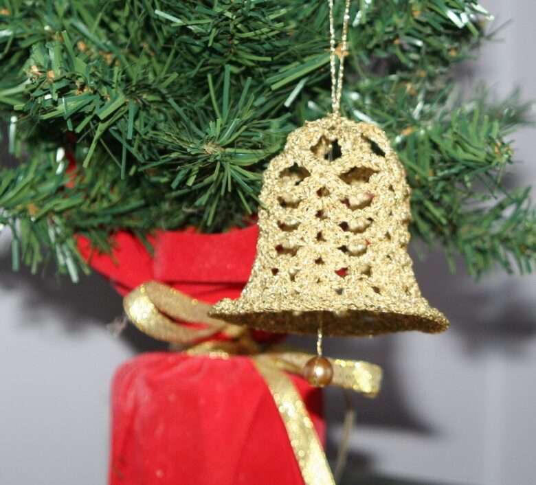 Decoratiuni pentru Craciun, clopotel crosetat