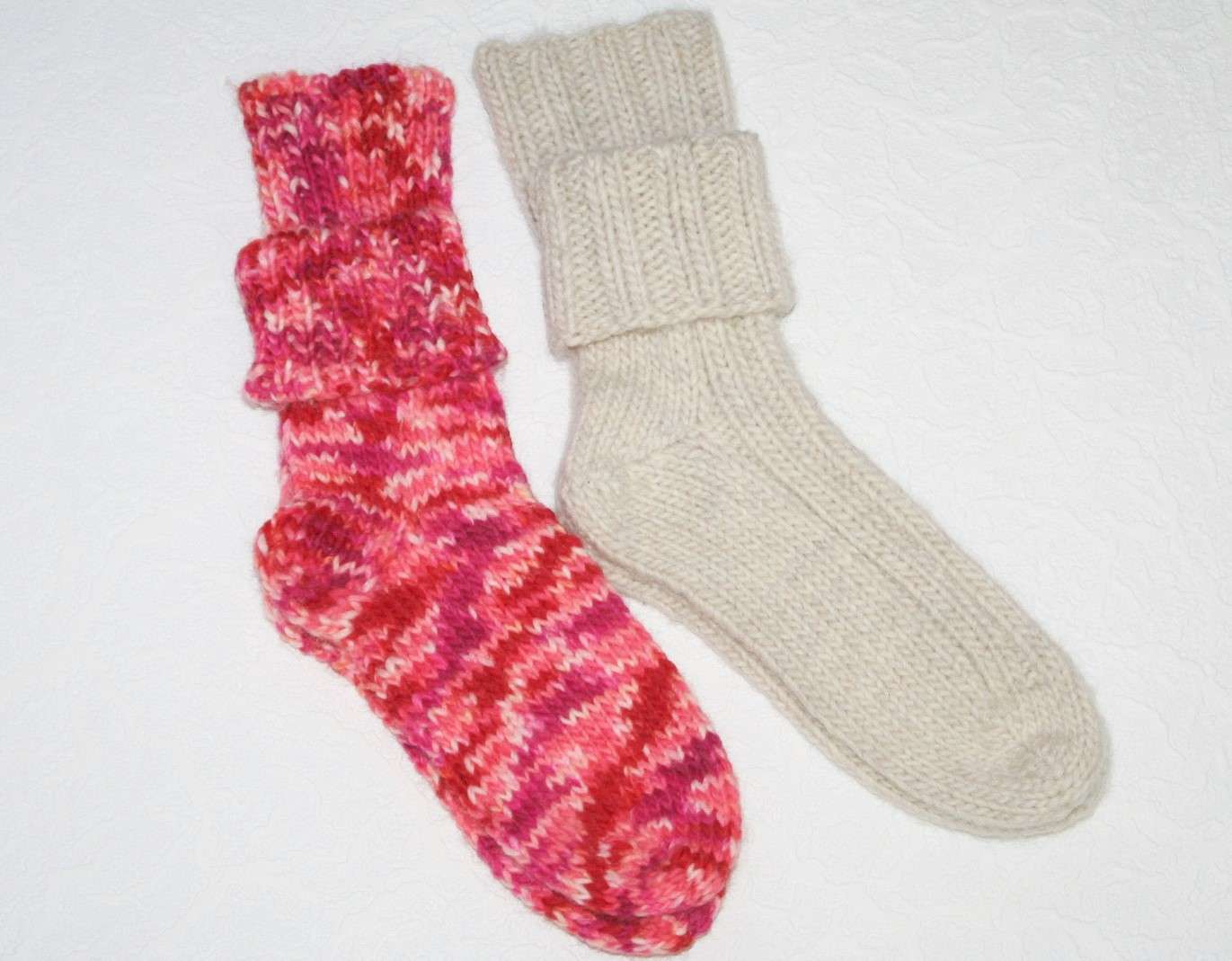 celebrate The owner puberty Sosete tricotate manual din lana pentru iarna: tutorial cu poze si  explicatii