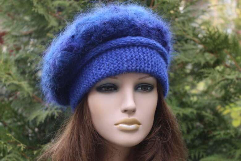 bereta albastra crosetata manual din mohair si alpaca