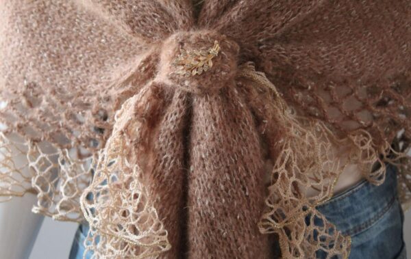 Sal triunghiular mohair bej camel cu lurex bej