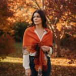 șal tricotat crosetat portocaliu culori toamna Gabriela Faur