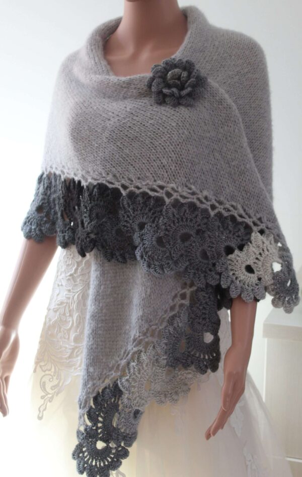 Sal crosetat tricotat, Gabriela Faur (10) Șal crosetat manual gri deschis mohair