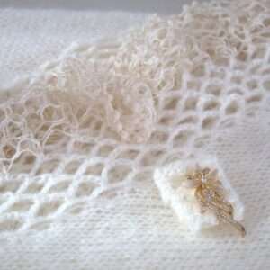 Șal elegant ivory, tricotat manual din mohair și fir cu efect – 200x70 cm