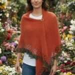 Șal portocaliu triunghiular din mohair cu fir efect – 200x70 cm, lucrat manual