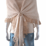 Șal din mohair bej deschis cu fir efect – elegant și lucrat manual