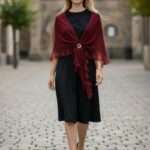 Șal tricotat manual din mohair și fir cu efect rosu bordo